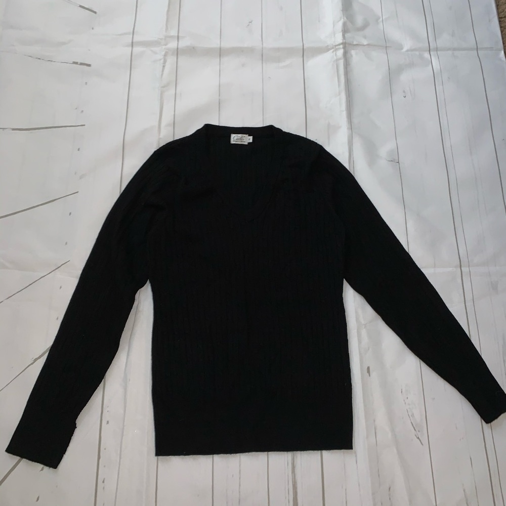 Cielo Women’s V-Neck long sleeve sweater